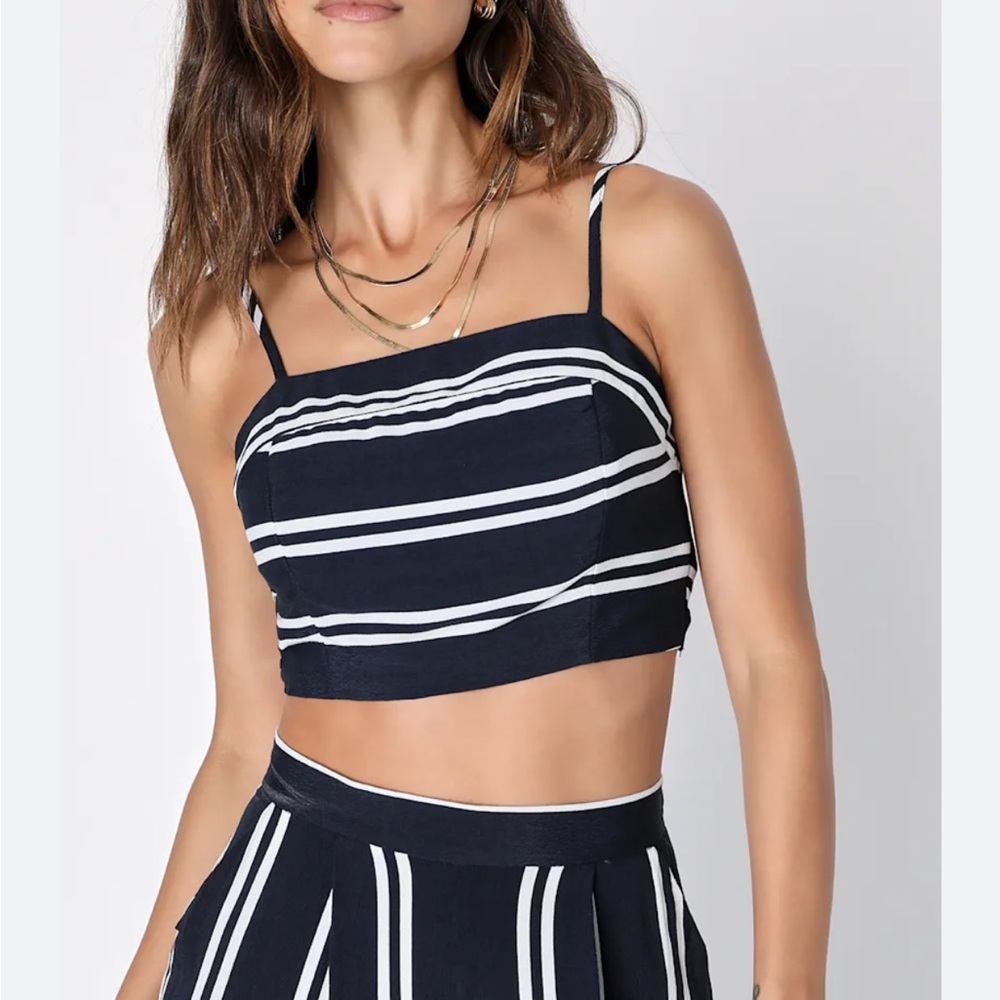Lulu’s co-ord set crop top striped with tie in the back size large